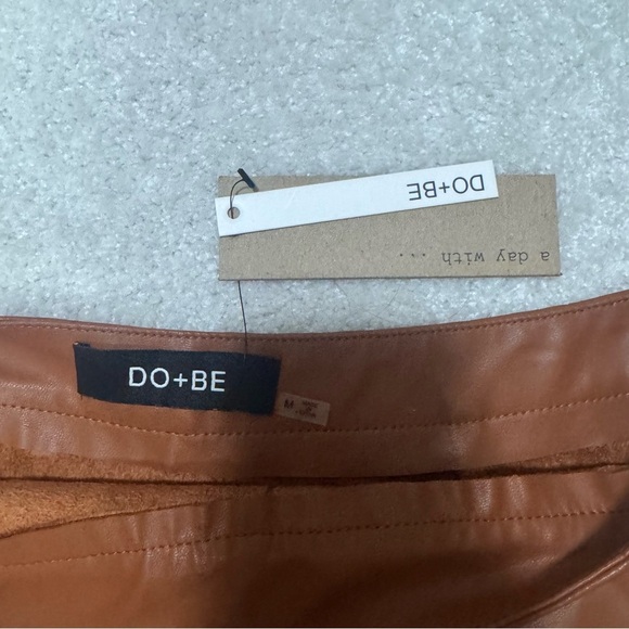 DO+BE NWT Brown Faux Leather Skirt/Skort with Ruffle Hem size medium - Picture 6 of 8